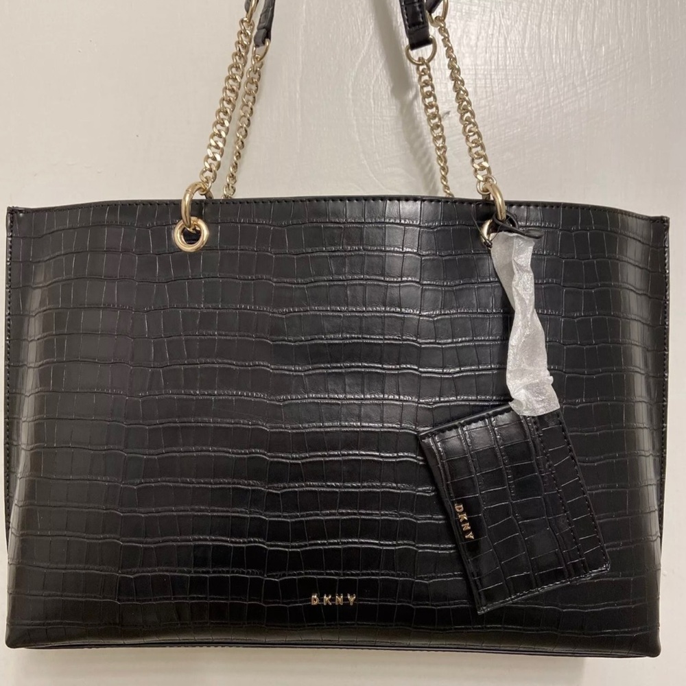 Claryce Tote by DKNY black W ID wallet New